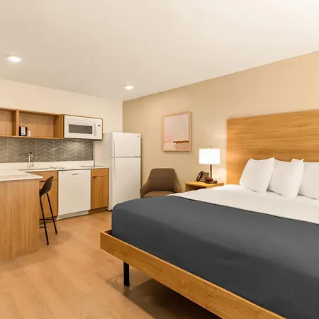 Livaway Suites Phoenix-Surprise