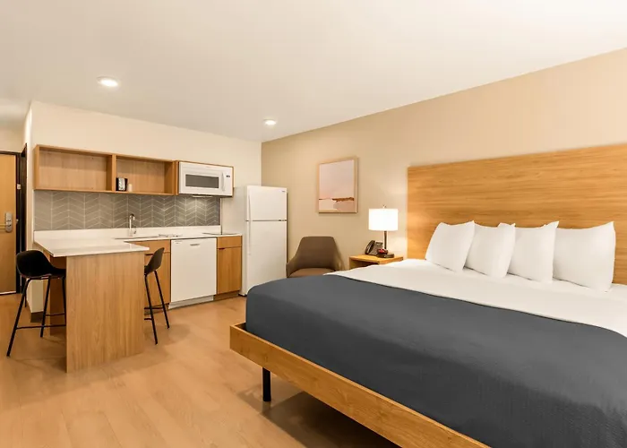 Livaway Phoenix-surprise Hotel
