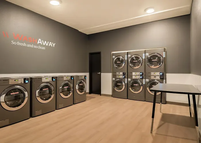 Livaway Phoenix-surprise Hotel Surprise